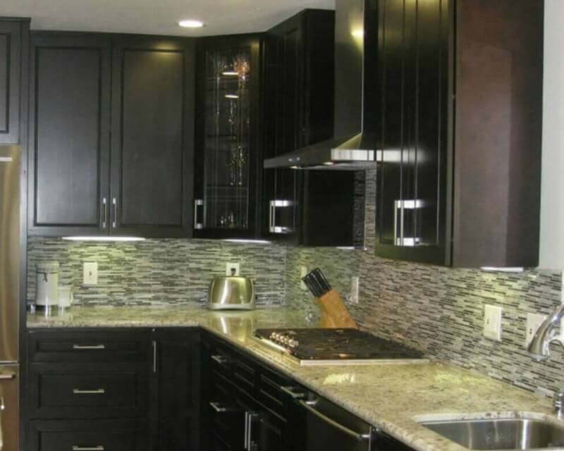 5 Kitchen Countertop And Flooring, What Color Countertops With Dark Wood Cabinets