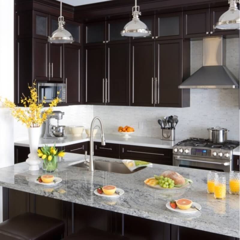 5 Kitchen Countertop And Flooring, White Kitchen Cabinets With Dark Quartz Countertops