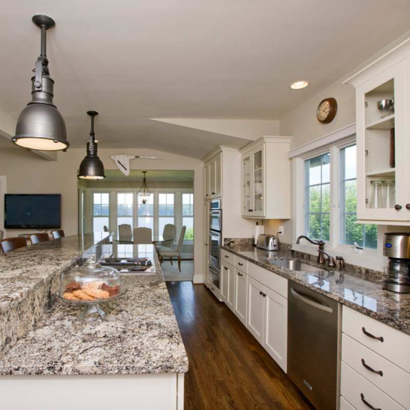 5 Granite Colors That Go Perfectly With, What Color Countertops Go With Cream Cabinets