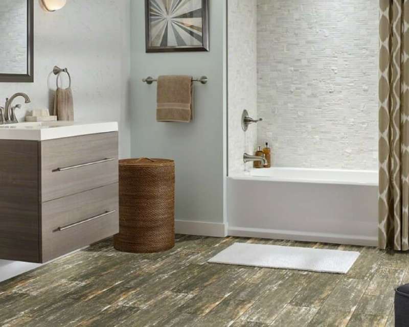 What Designers Know About Tile Size To Make Your Bath Look Larger - What Tile Size For Small Bathroom