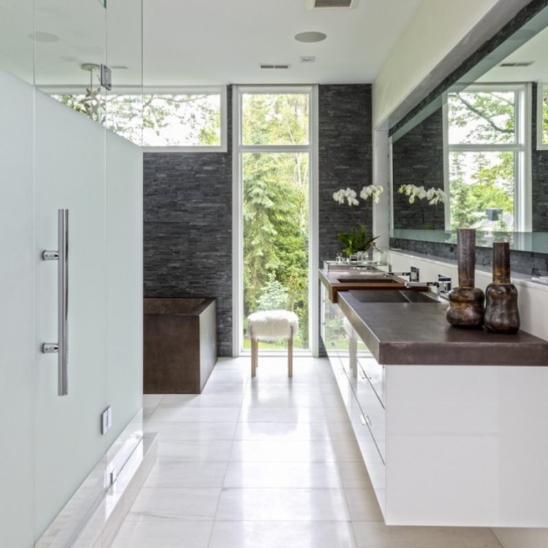 Important Tips for Using Stacked Stone in the Bathroom