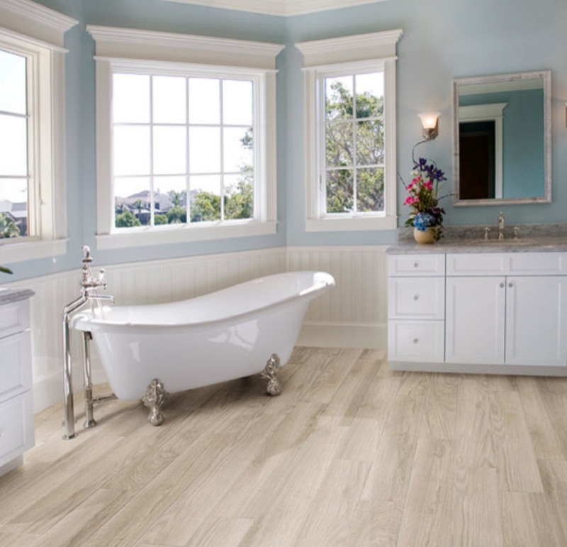 fresh+and+chic+bathroom+with+lvt+tile