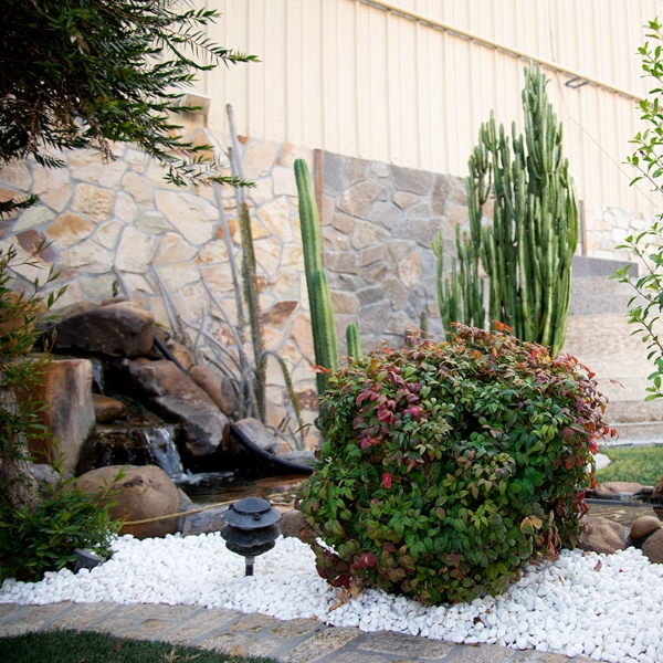 Garden Or Outdoor Patio Design, How To Use Pebbles In A Garden