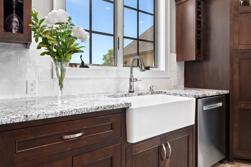 28+ Stunning Farmhouse Kitchen Sink Ideas & Designs For 2023 in