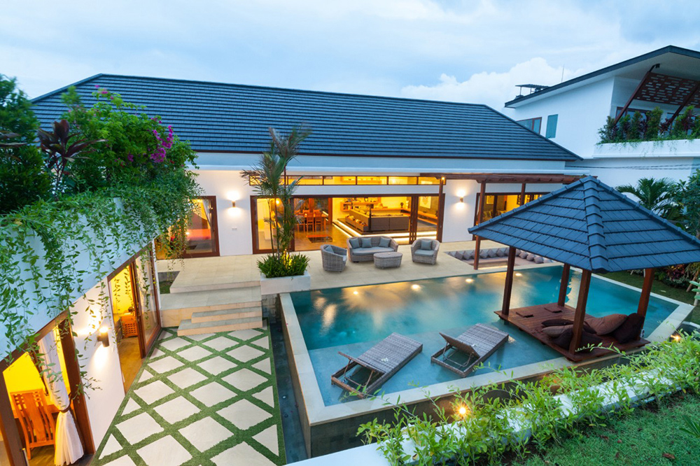 msi-emerald-green-turf-and-soreno-taupe-paver-by-pool