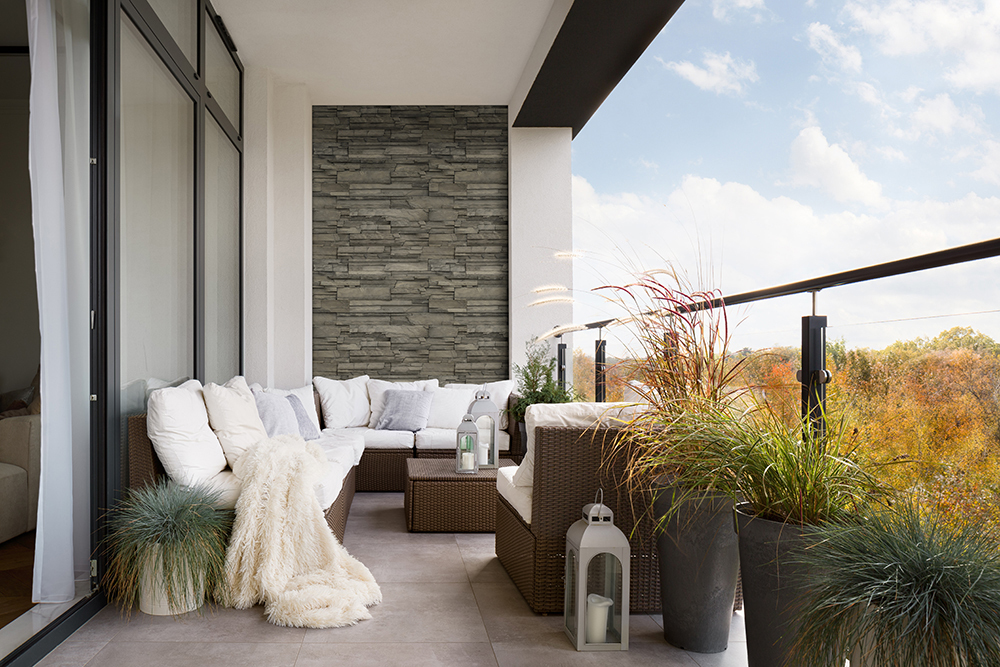 copen-ash-stacked-stone-on-exterior-statement-wall