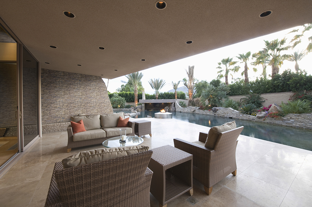 peninsula-sand-stacked-stone-on-exterior-patio-wall