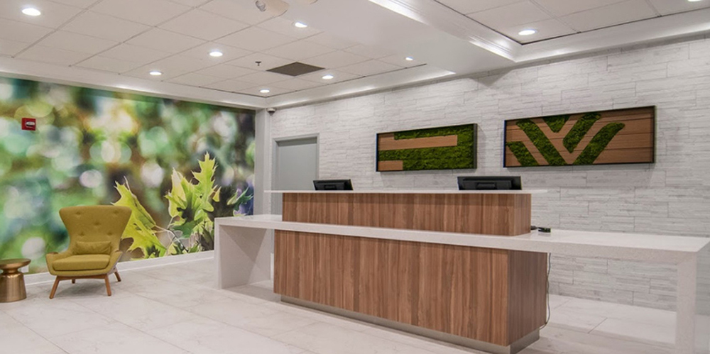 praia-carrara-porcelain-tile-in-hotel-lobby