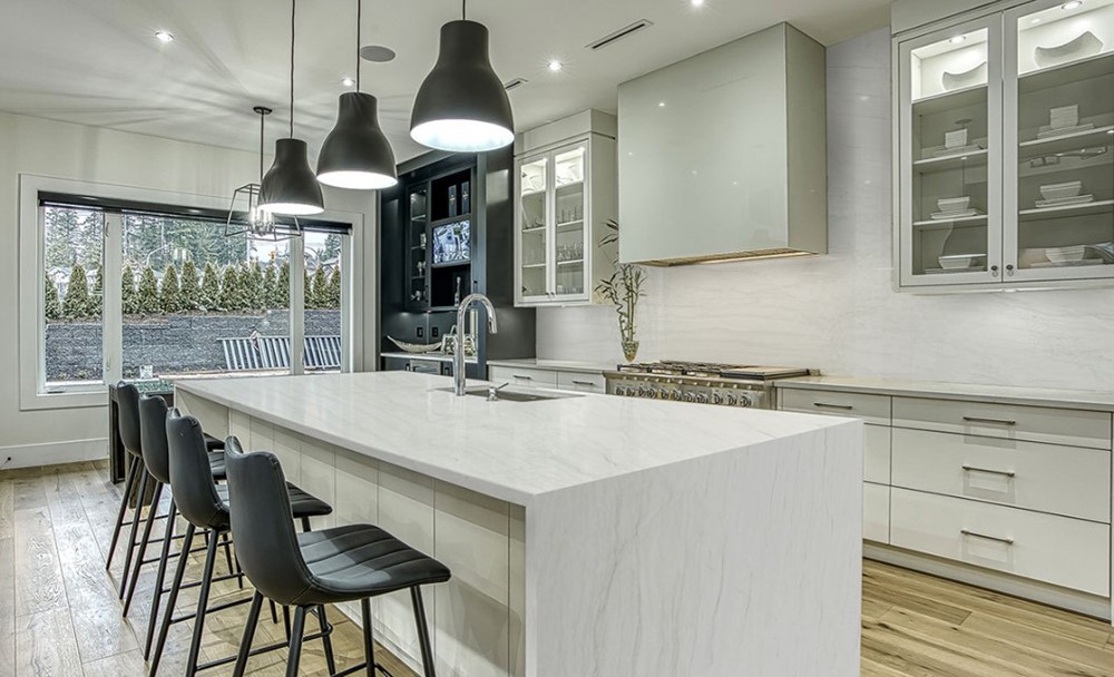 Warm To Cool: The Versatility Of Quartzite