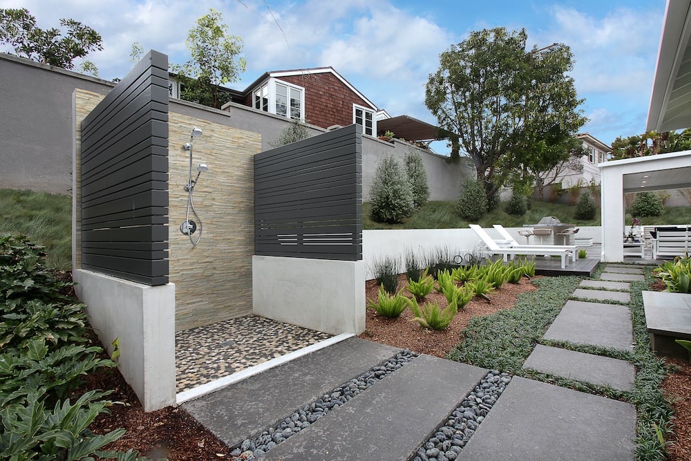 msi-golden-honey-stacked-stone-outdoor-shower-min