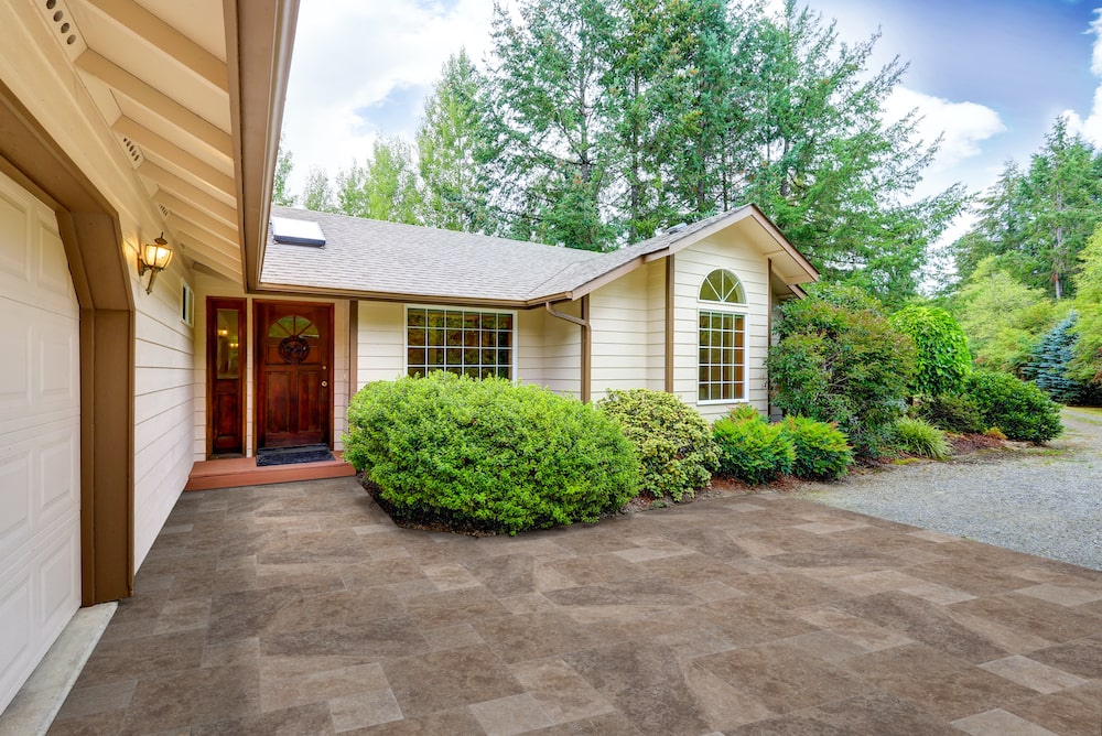 msi-tuscany-walnut-pavers-patio-min