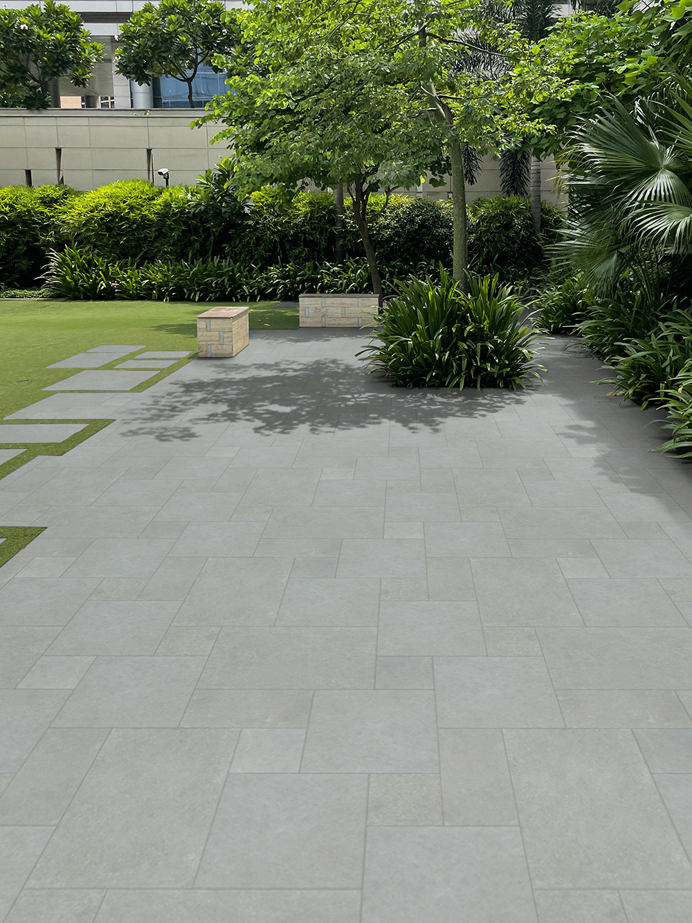 caribbean-blue-natural-stone-pavers