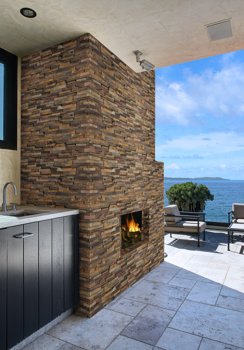 msi-california-gold-stacked-stone-corners-min