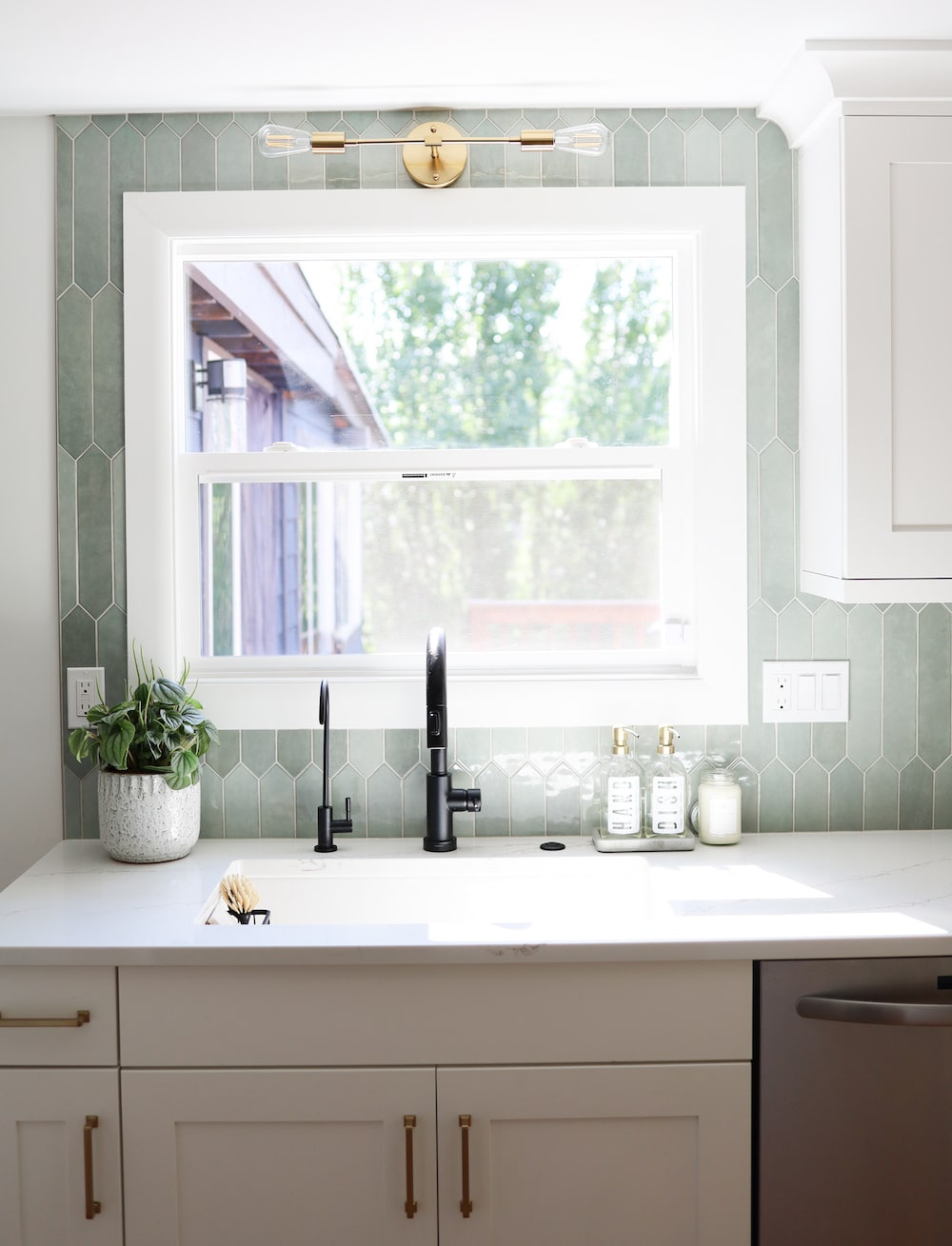 msi-renzo-jade-pickett-wall-tile-with-quartz-sink-min