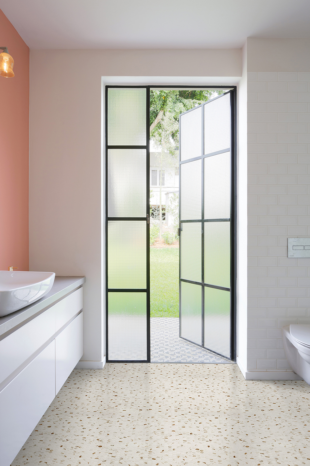 calacatta-gold-matte-mosaic-floor-tile