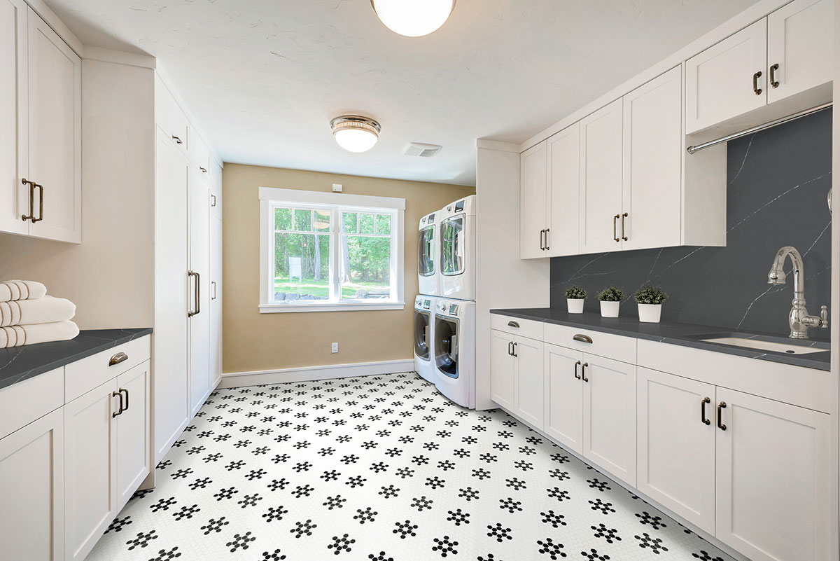 black-white-mod-petal-pattern-tile