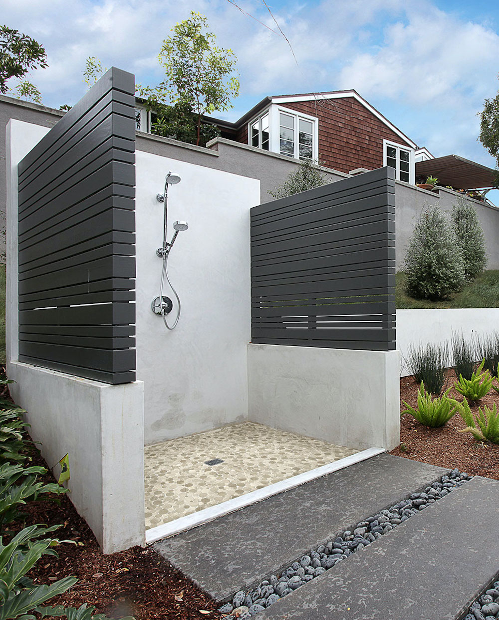 msi-serenity-stone-pebble-mosaic-in-outdoor-shower