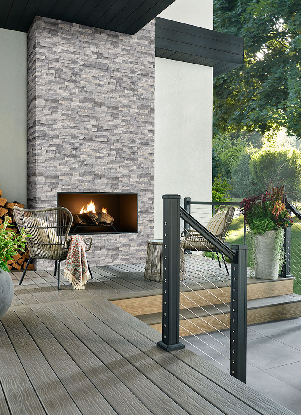 msi-alaska-gray-stacked-stone-in-outdoor-fireplace