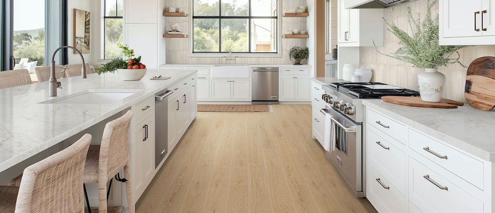 msi-calacatta-miraggio-cove-quartz-in-kitchen-countertop