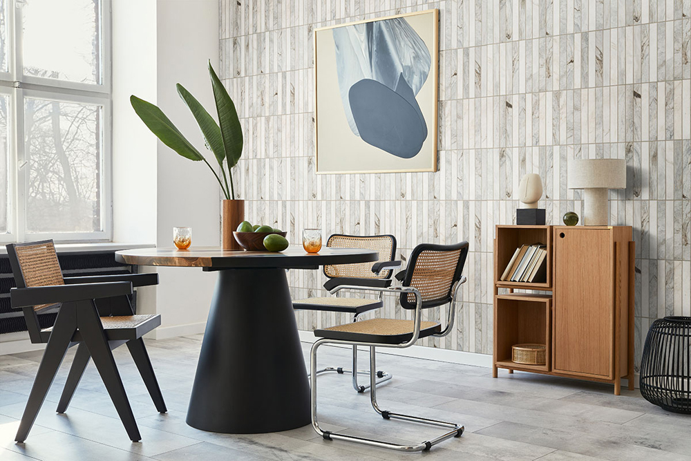 arabescato-venato-white-tile-vertical-stcked-bond-pattern