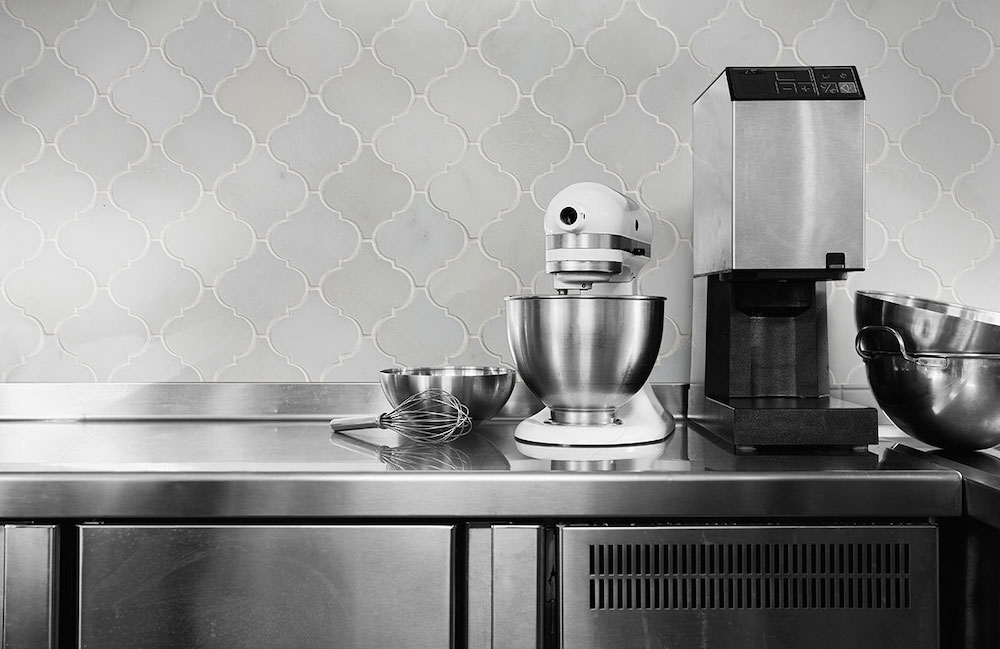 msi-greecian-white-arabesque-polished-tile-in-kitchen-backsplash