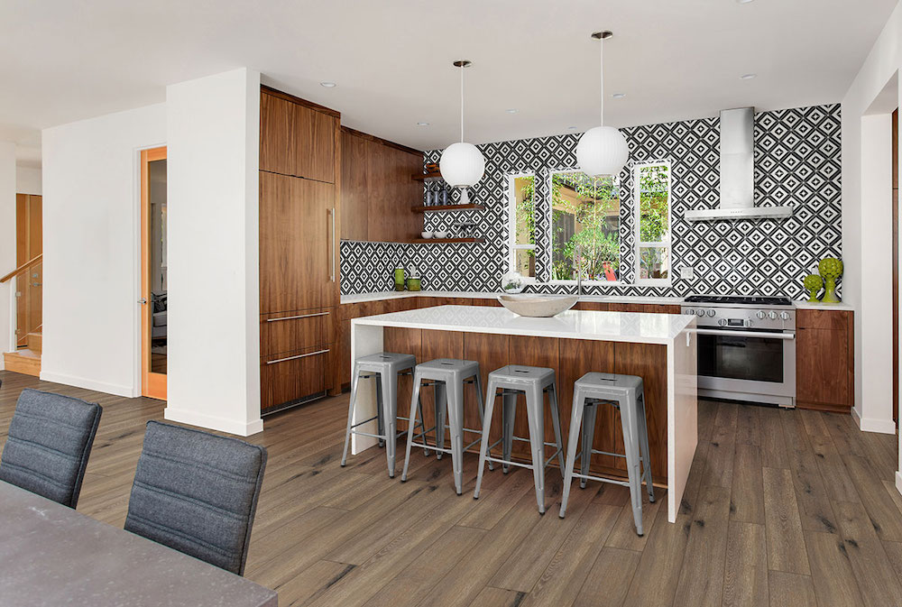 msi-rhombix-nero-polished-in-kitchen-backsplash