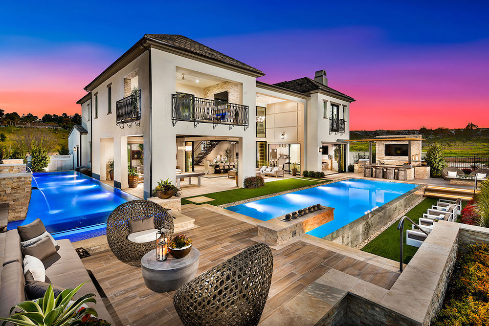 msi-roman-beige-stacked-stone-in-poolside-patio