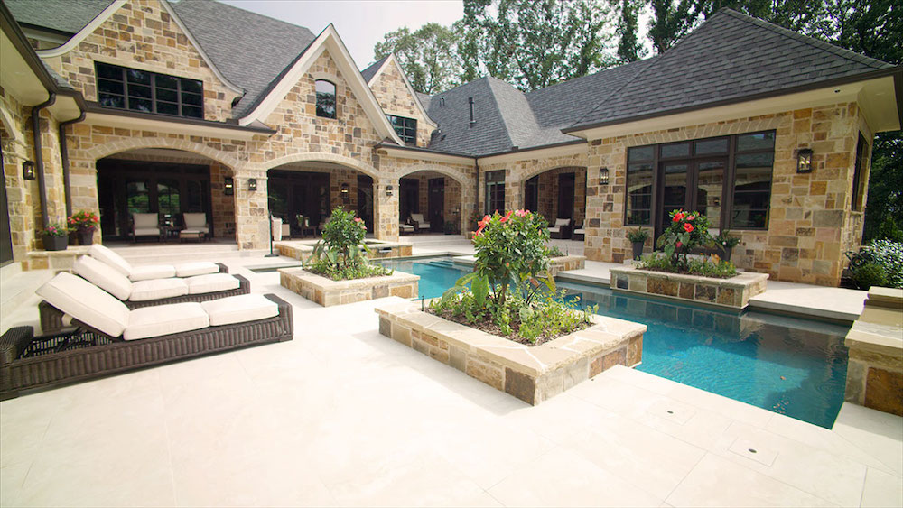 msi-tierra-ivory-pavers-porcelain-in-poolside