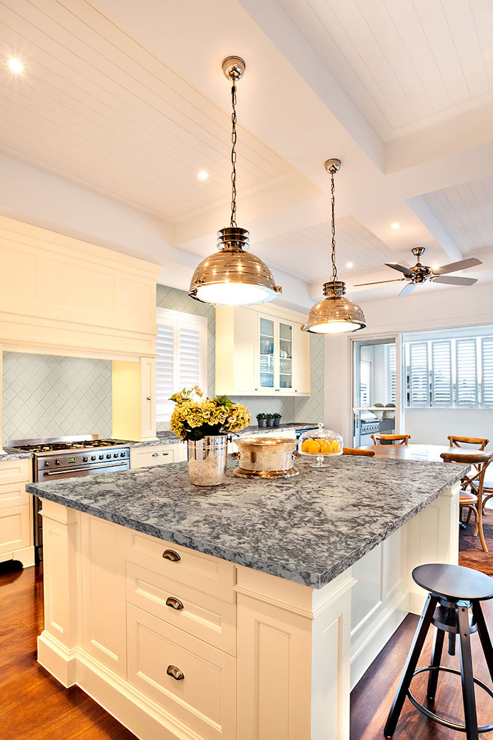 msi-antique-white-arabesque-backsplash-in-kitchen