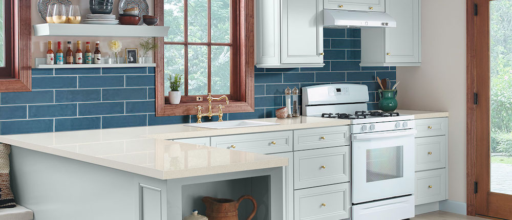 msi-aruca-white-quartz-in-kitchen-countertop