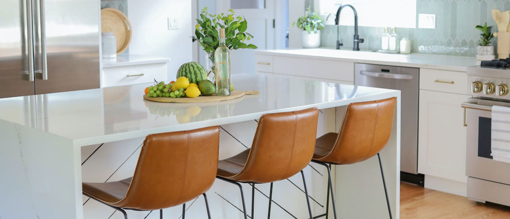 msi-calacatta-arno-quartz-in-kitchen-countertop