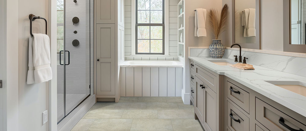 msi-calactta-idilio-quartz-in-bathroom-countertop