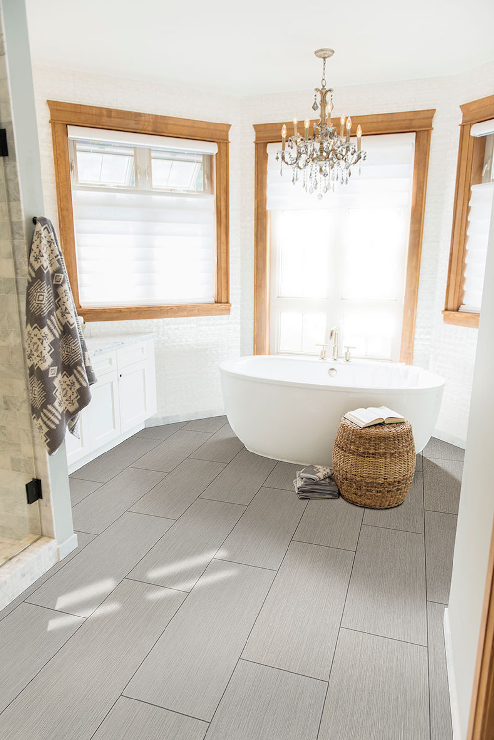 msi-graphite-focus-porcelain-in-bathroom