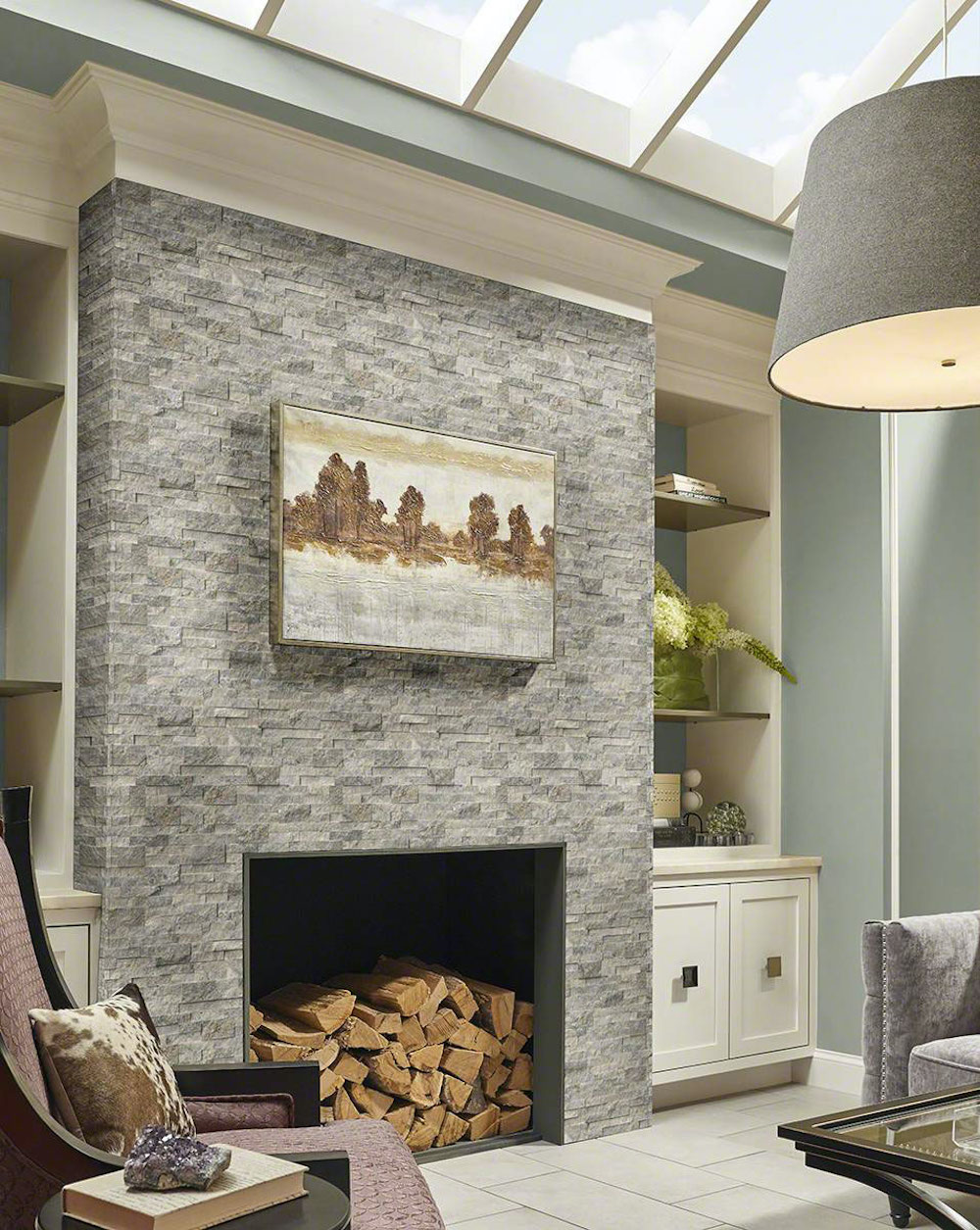 msi-tavertine-stacked-stone-in-fireplace