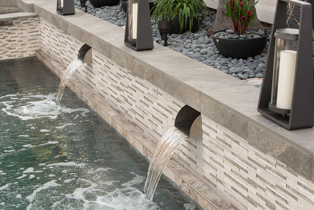 colorado-cream-stacked-stone-water-feature