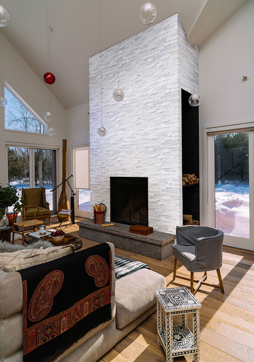 msi-arctic-white-multi-finish-stacked-stone-in-fireplace