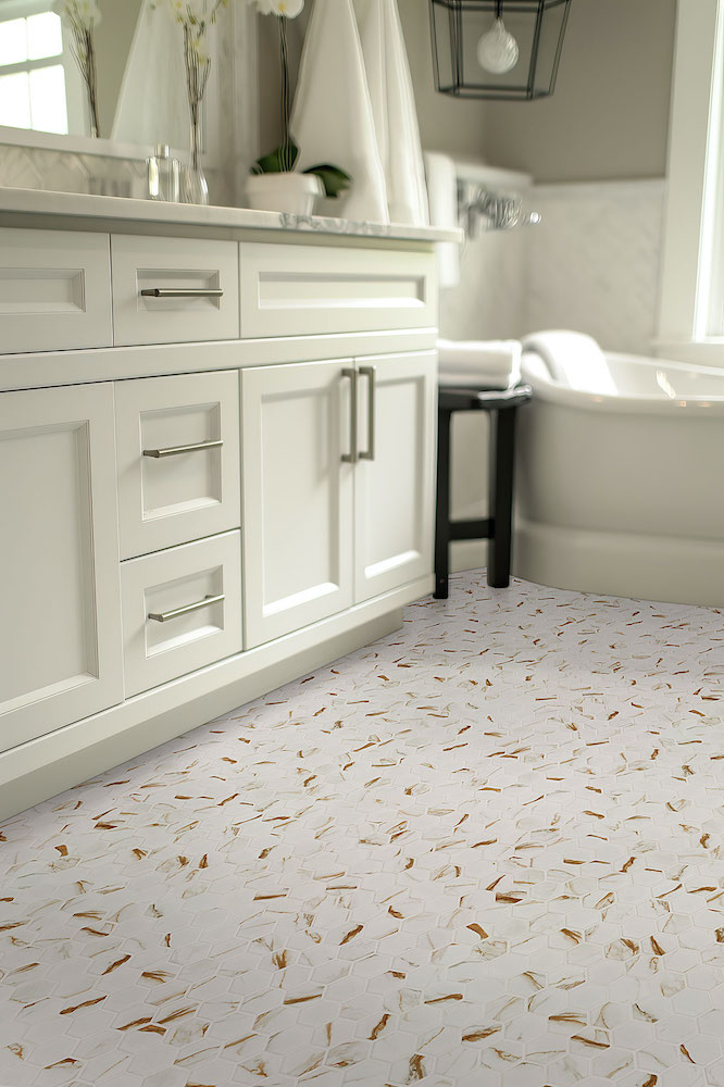 msi-calacatta-gold-hexagon-in-white-bathroom