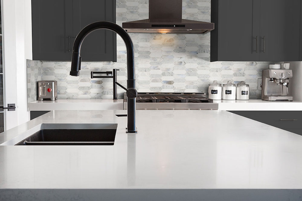 msi-cienga-springs-pickets-tile-in-kitchen-backsplash