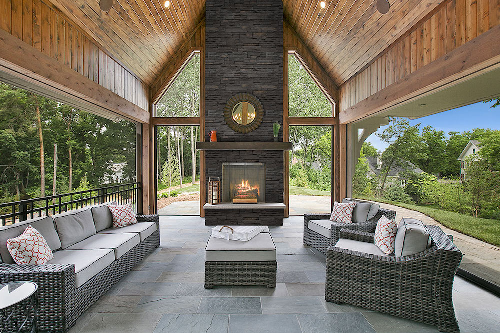 msi-denali-anthracite-stacked-stone-in-outdoor-fireplace