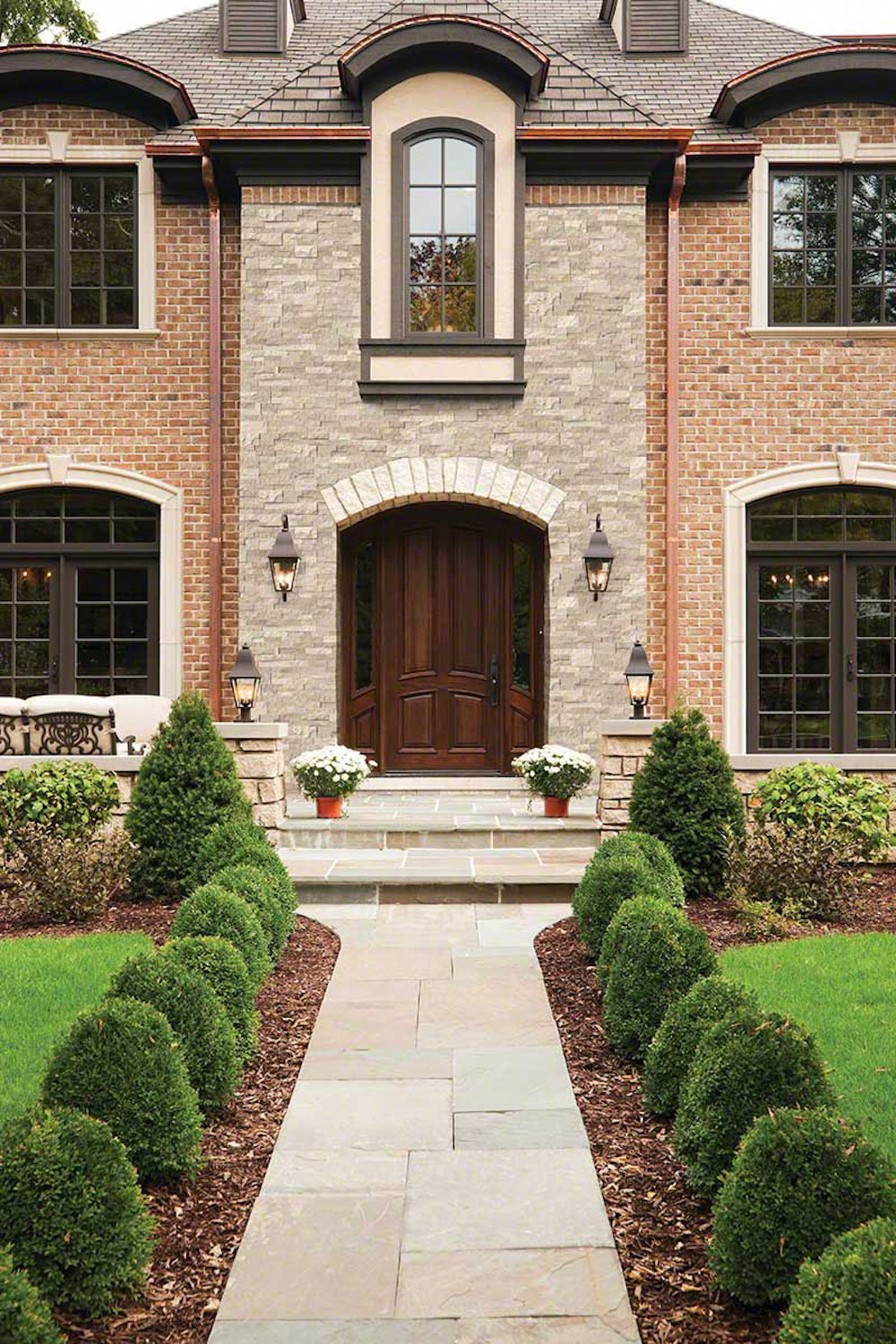 msi-roman-beige-ledger-panels-in-outdoor-home-covering