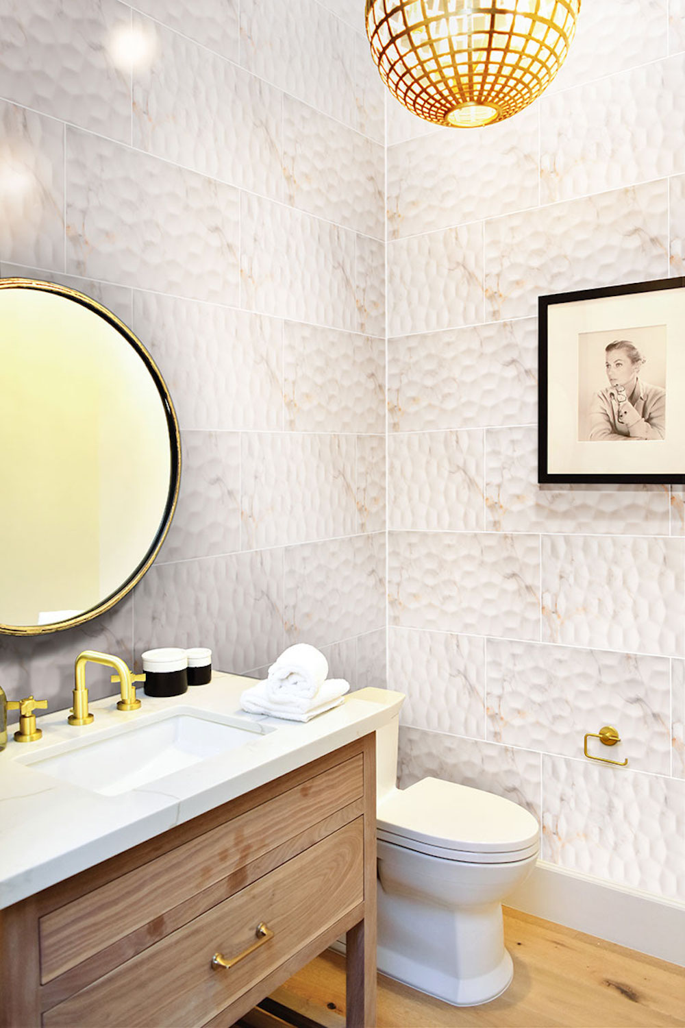 msi-adella-viso-calacatta-in-bathroom-backsplash