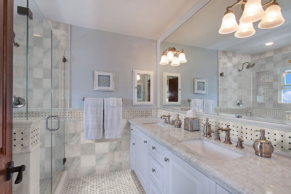 msi-arabescato-carrara-basketweave-in-bathroom-backsplash