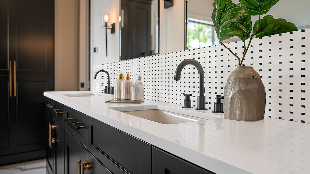 msi-black-and-white-basketweave-tile-in-bathroom-backsplash
