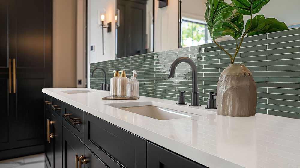 msi-flamenco-racing-green-2x18-in-bathroom-backsplash