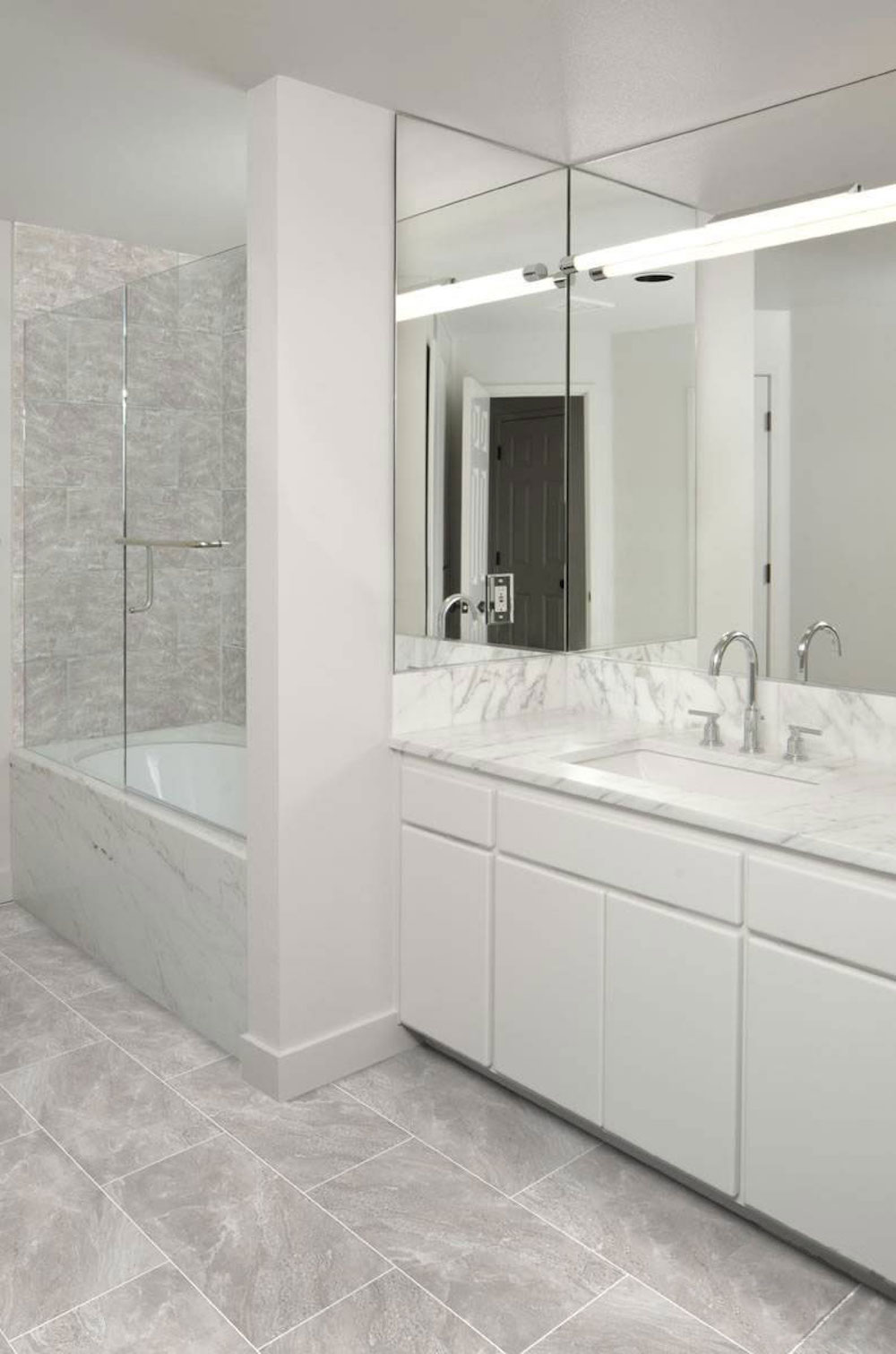 msi-calacatta-gold-marble-in-bathroom-countertop