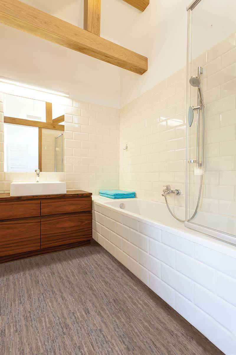 msi-silver-travertine-in-bathroom-flooring