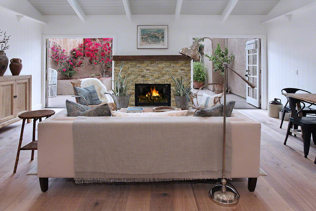 msi-tuscany-scabas-stacked-stone-in-fireplace