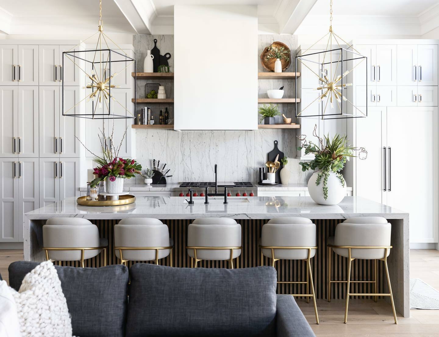 white-macaubas-quartzite-with-white-cabinets