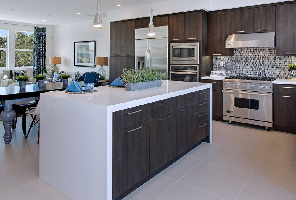 arcticwhite-quartz-kitchen-island