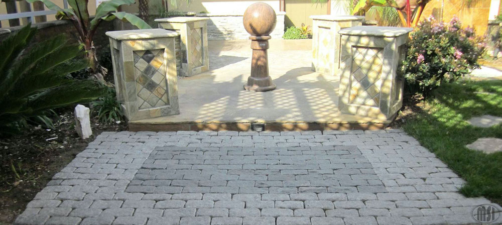 msi-impala-black-cobbles-in-outdoor-pathway